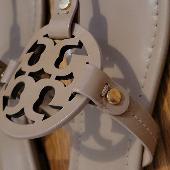 Torry Burch Miller Sandals. - Picture 7 of 17
